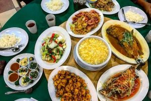 Gayang Seafood Restaurant, Sulaman Tuaran, Sabah.